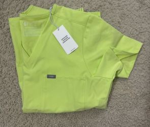 FIGS Sea Mist Large Women Catarina One Pocket Top
