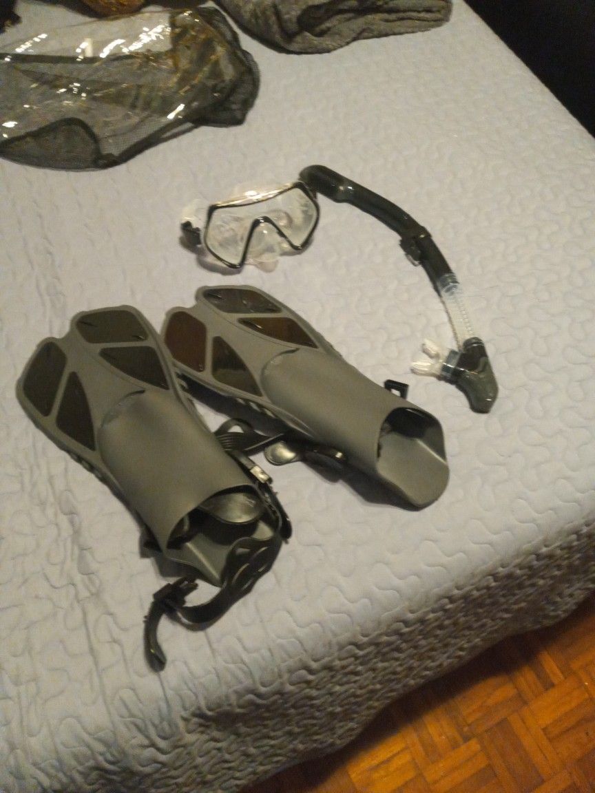 Snorkle, Flipper, And Goggles