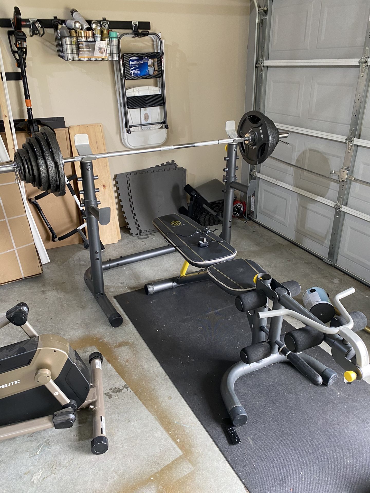 Gold’s gym weight bench and weights