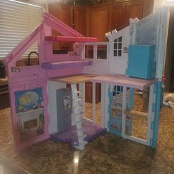 FOLDABLE BARBIE HOUSE