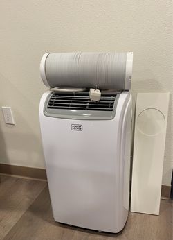 Basically New Portable AC Black and Decker