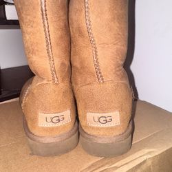 Women UGG Size 6