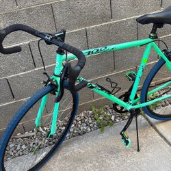 Takara 700x32c Bike