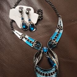 Earrings & Necklace Set