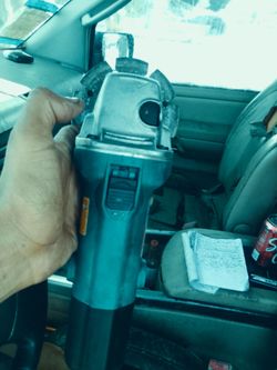 MAKITA GRINDER