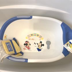 Disney Baby Bath Tub With Water Ladle Scoop & Infant Sling 