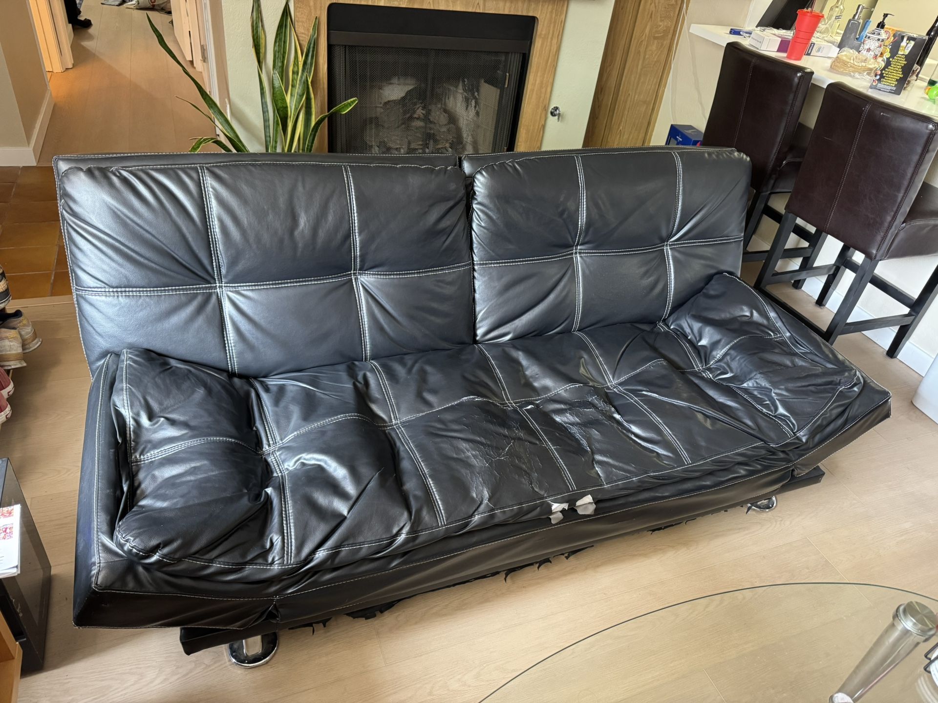 Free Couch (futon)