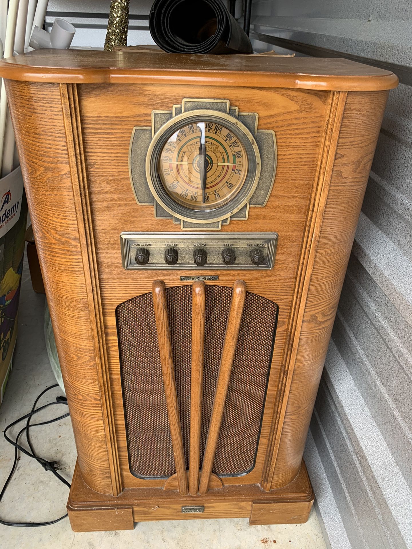 Old style radio works and has a cassette player