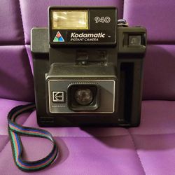 Vintage Kodamatic 94 Polaroid Instant Camera