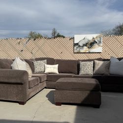 Large Sectional Sleeper Sofa with Pull-Out Mattress Plus OTTOMAN 