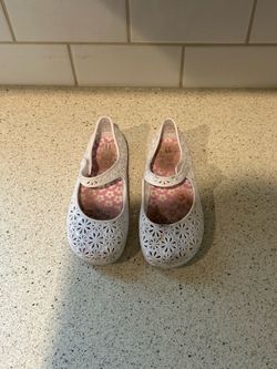 Kids White Floral Flats, Size 11