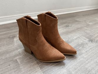 Brand New Women’s Ankle High Boots Size 7