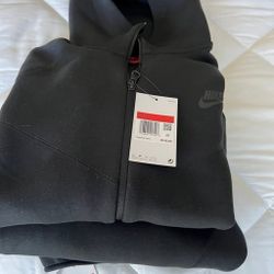 Nike Tech Fleece Full Set ( Brand New ) $100