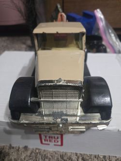 Vintage Goodwrench tow truck