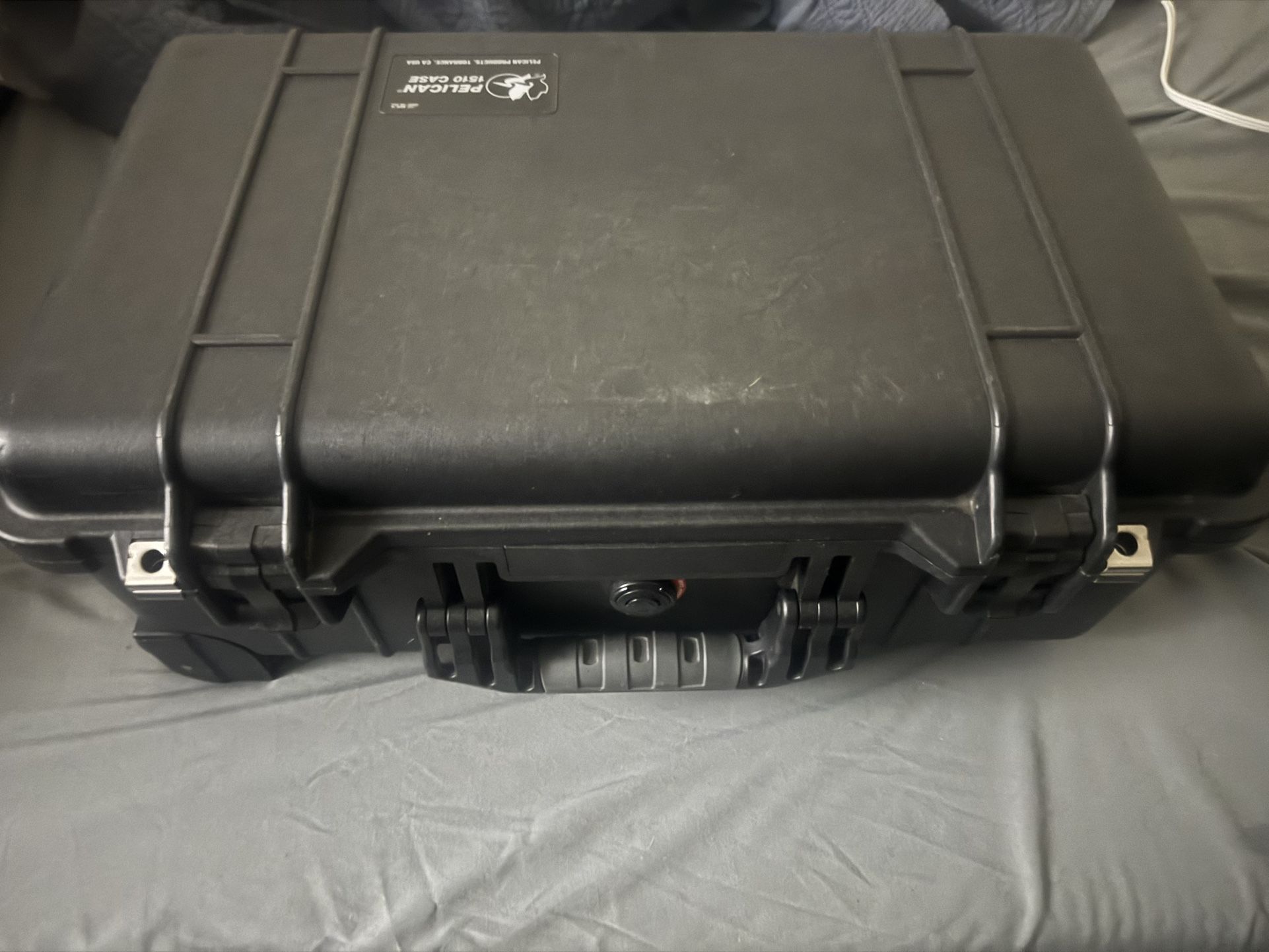 Pelican 1510 Heavy Duty Locking Padded Equipment Case