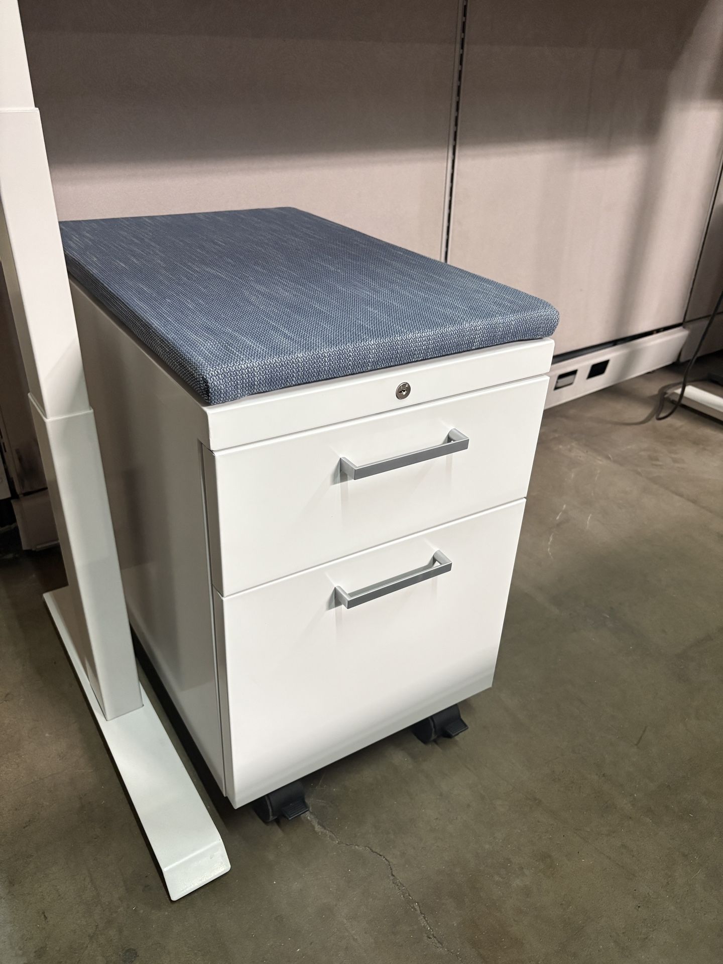 File Cabinet Dwarers Mobile Box File Pedestal With Cuhsioned Top