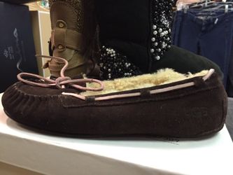 Ugg moccasins size 9 women's like new
