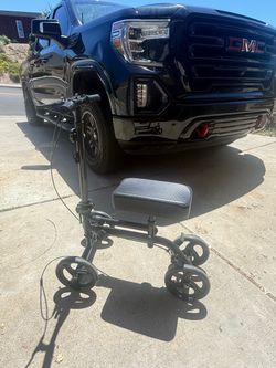 Knee scooter