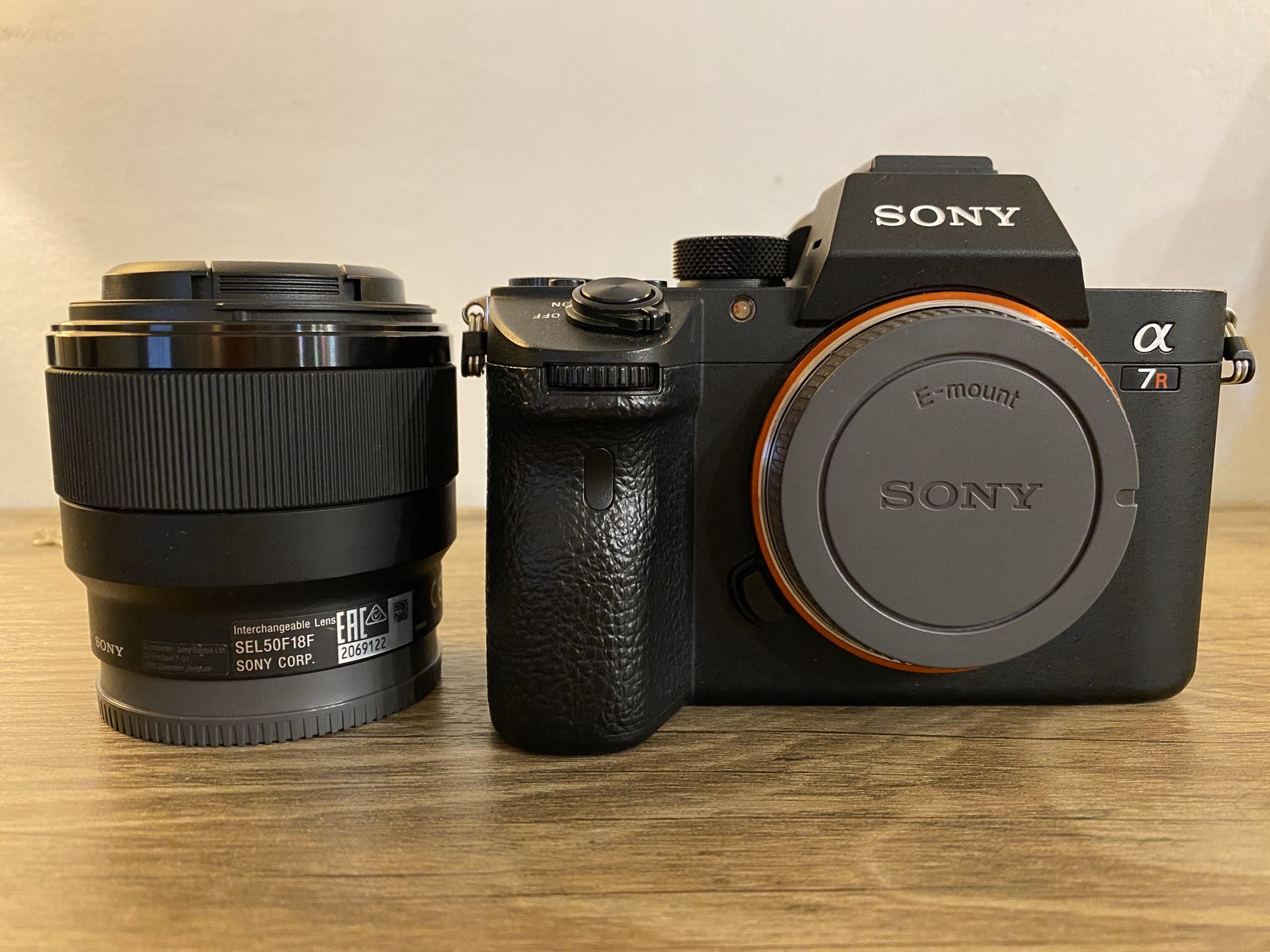Sony Alpha α7R III + Sony FE 50mm F1.8 Lens