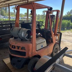 Toyota Forklift 