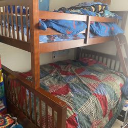 Cheery Wood Bunk Bed Twin/Full 