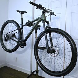 Cannondale Trail SE 3 29er | Rock Shock Air Fork | Dropper Post | Small Frame | Mountain Trail Bike