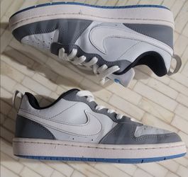 Nike court borough low 2 size 4Y