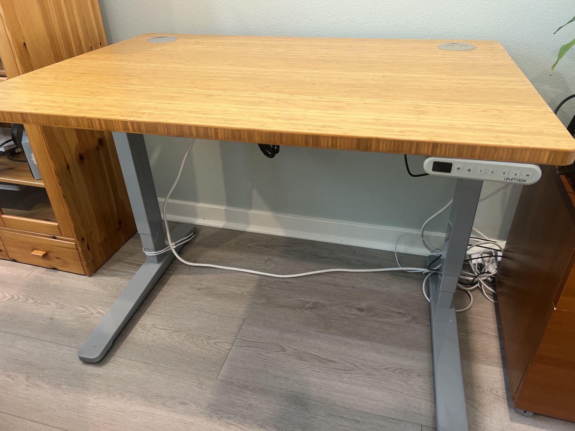 UPLIFT Standing Desk – Bamboo Top, Electric V2 Frame (42"x30")