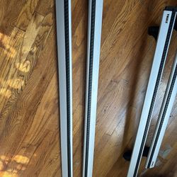 Thule AeroBlade 60″ Crossbars (ARB60) — Great Condition