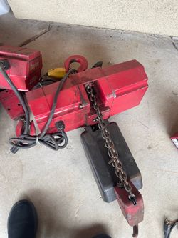 DAYTON Electric Chain Hoist