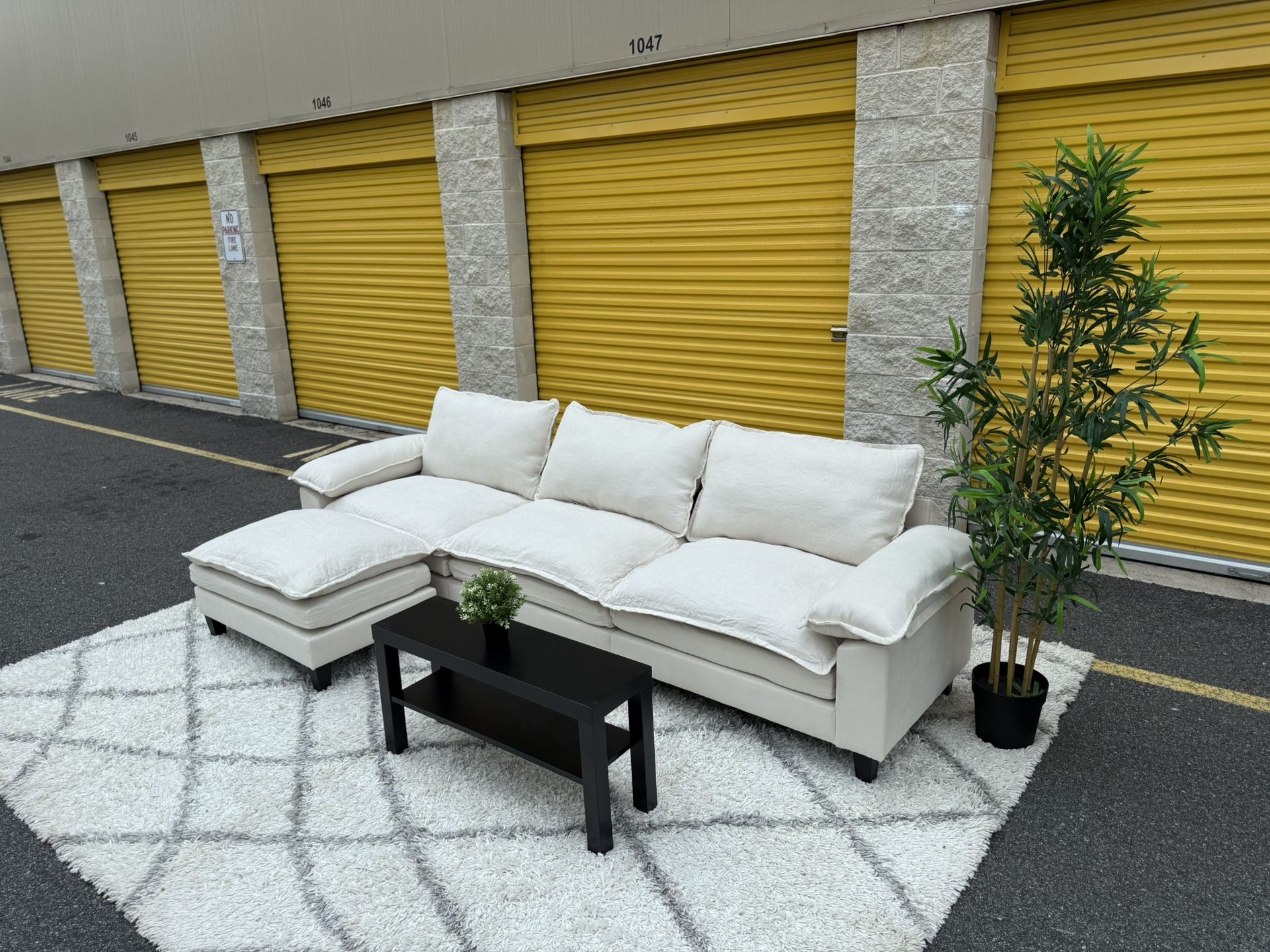 Brand New In Box 📦 Sectional Couch Sofá
