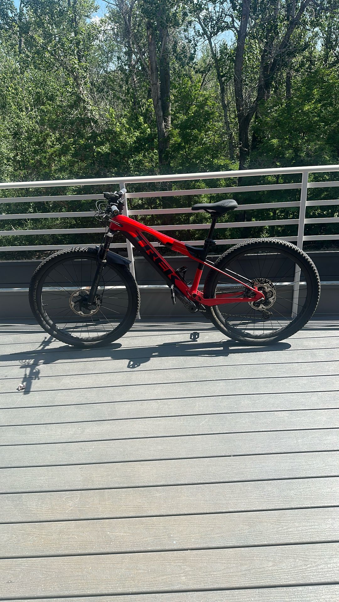 2023 Trek E-Caliber 9.8 XT / Medium