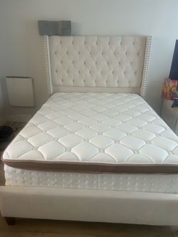 QUEEN BED FRAME & MATTRESS
