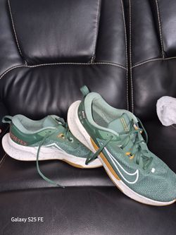 Nike Gore-Tex Running Sneakers Green
