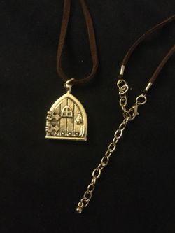 Antique Silver Fairy 🧚‍♀️ door pendant necklace 🌿🧚‍♀️🌿