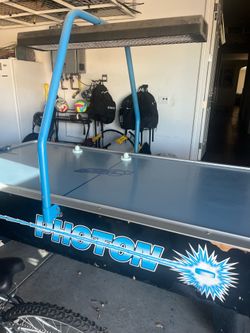 Arcade size air hockey table