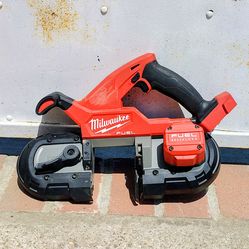 Milwaukee M18 Compact Bandsaw