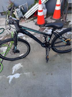 Specialized Hardrock Mountain Bike