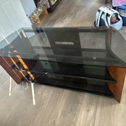 Tv Stand/entertainment center