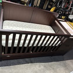 Graco Hadley 5-in-1 Convertible Crib with Drawer and Changer (Espresso)