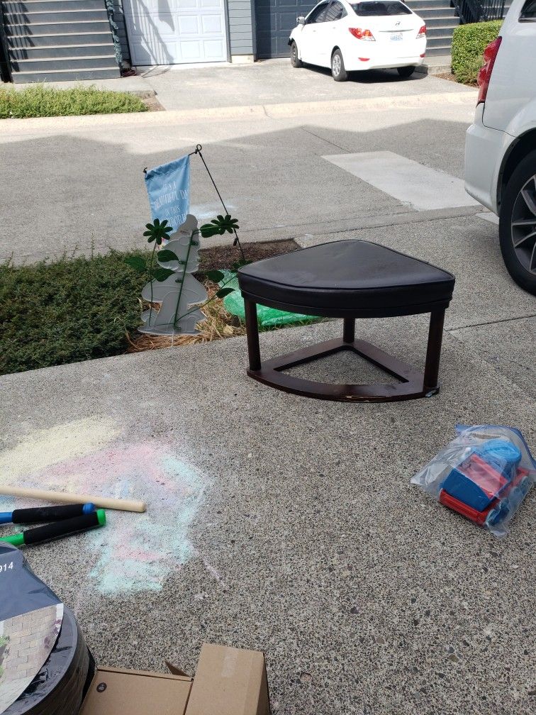Cute Corner Stool/seat