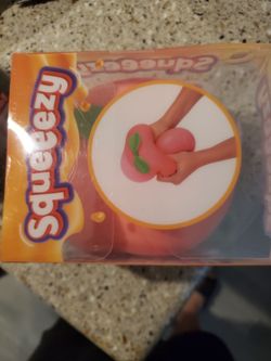 Sunny Days Viral Peach Squeezy