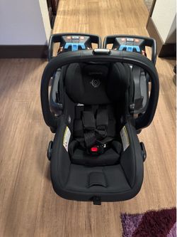 UPPAbaby Mesa V3 car seat with 2 bases