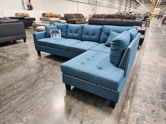 BRAND NEW 2pc  SETCCIONAL SOFA SET WITH ACCENT PILLOWS INCLUDED $299
