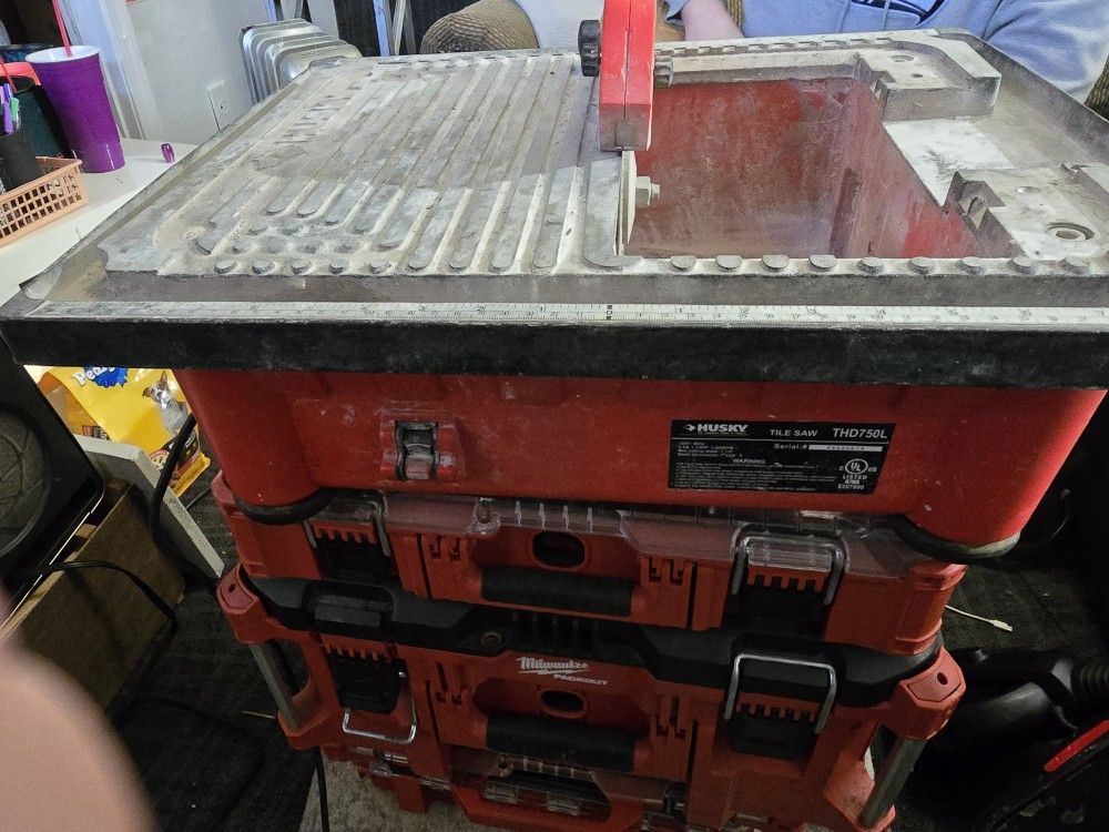 Husky Tile Saw