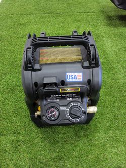 DeWalt FlexVolt Cordless Air Compressor 2.5 Gal Tool Only