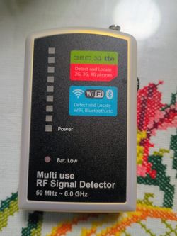 multi-use RF (Radio Frequency) signal detector