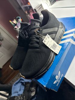 Adidas Swift Run Sneakers Black Gold