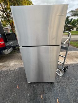 Refrigerator stainless steel 28 in