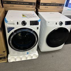 GE Frontload Washer And Dryer Set 